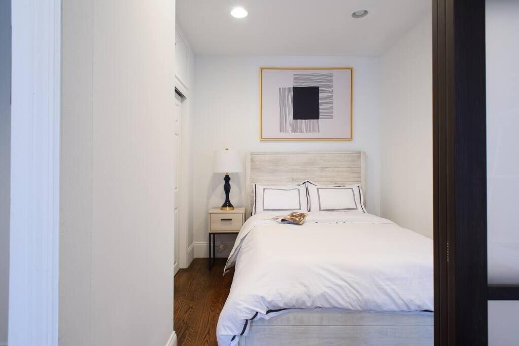 69-5a Celebrate The Season Modern Lower East Side 1br * New York